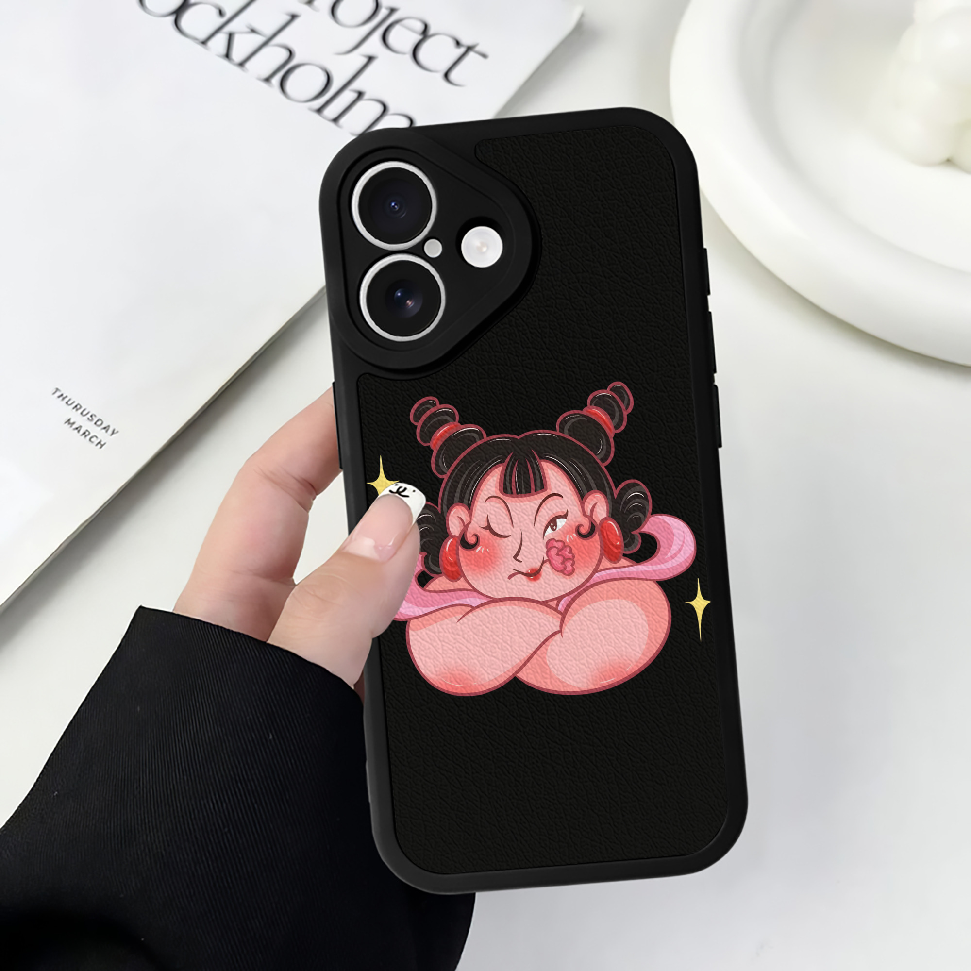 （画像用） Ne Zha 2 ナタ 魔童の大暴れ 【iPhone 16シリーズ対応】シリコンスマホケース（レザー調） 材質：シリコン